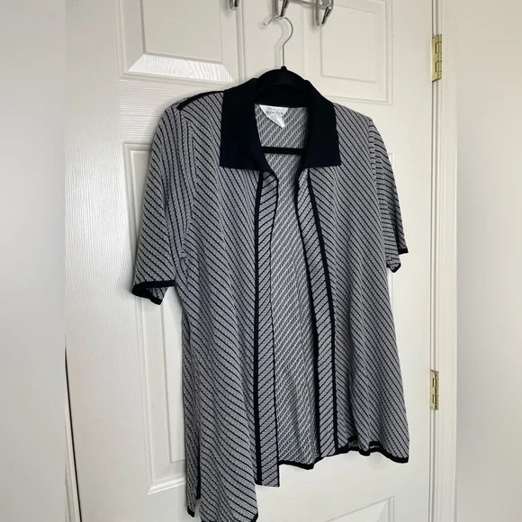 Exclusively Misook Black & White Open Front Short Sleeve Knit Cardigan M - Picture 2 of 11